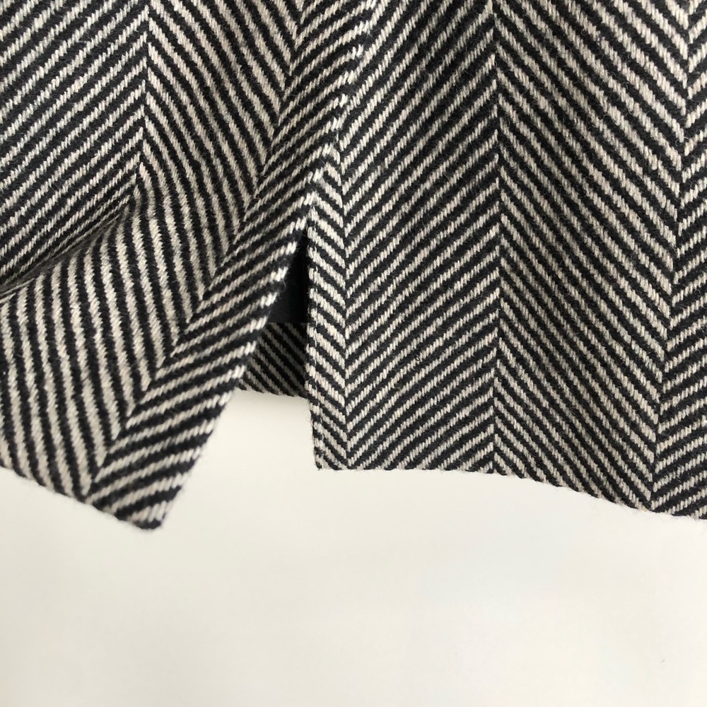 Banana Republic Herringbone Wool Blend Lined Skirt Sz. 0 or XS - Picture 3 of 6